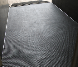 Rubber antislipmat in paardentrailer