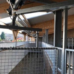 Aanzicht stapmolen rubber paarden